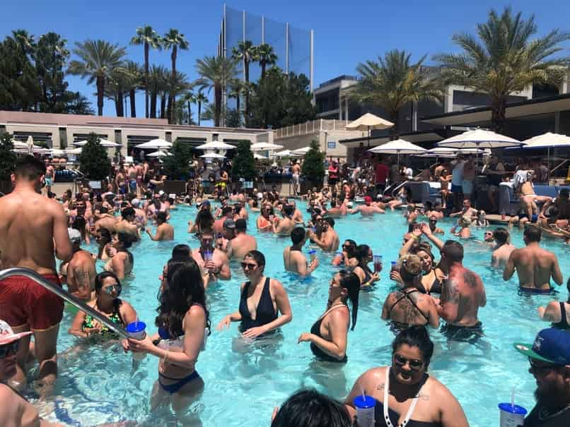 Las Vegas Strip: 3-Stop Pool Party Crawl with Party Bus